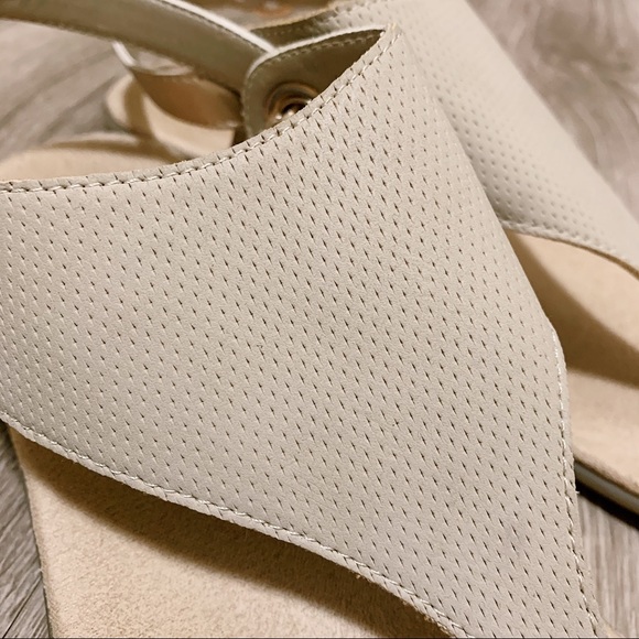 Sandals - Picture 2 of 2